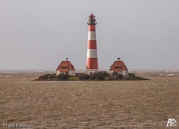 Hochwasser am Leuchtturm Westerhever